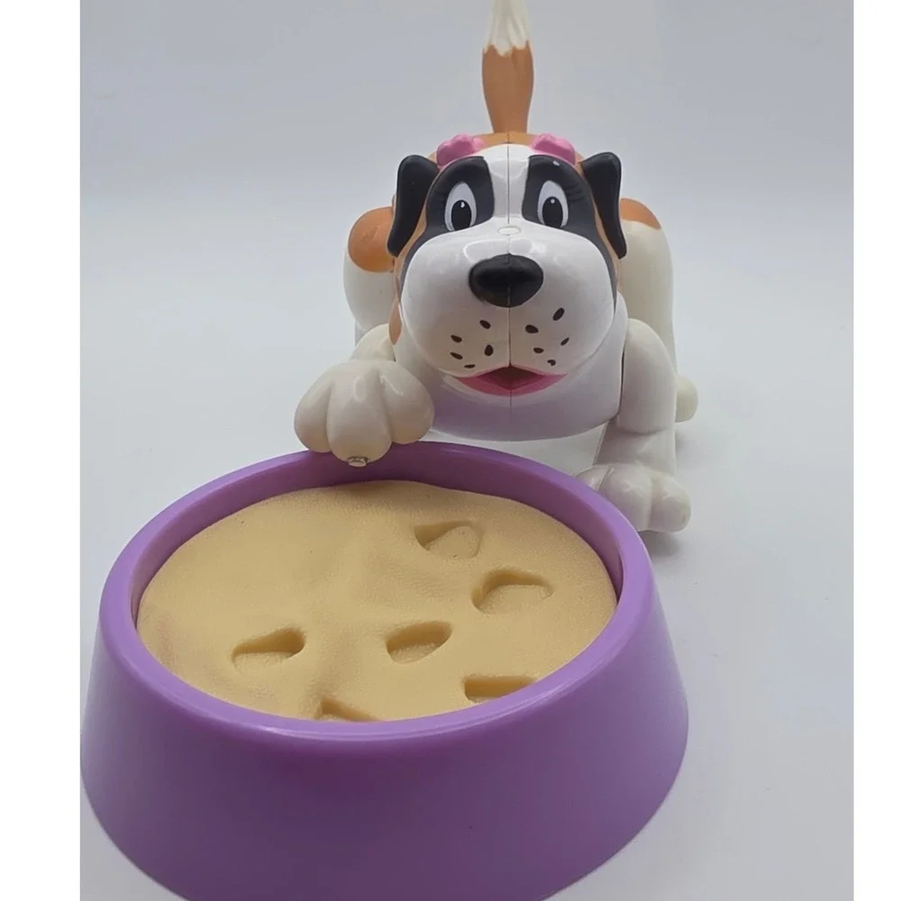Mattel Doggie Daycare Honey Saint Bernard Figure Sandbox Tan Brown Fair 2004